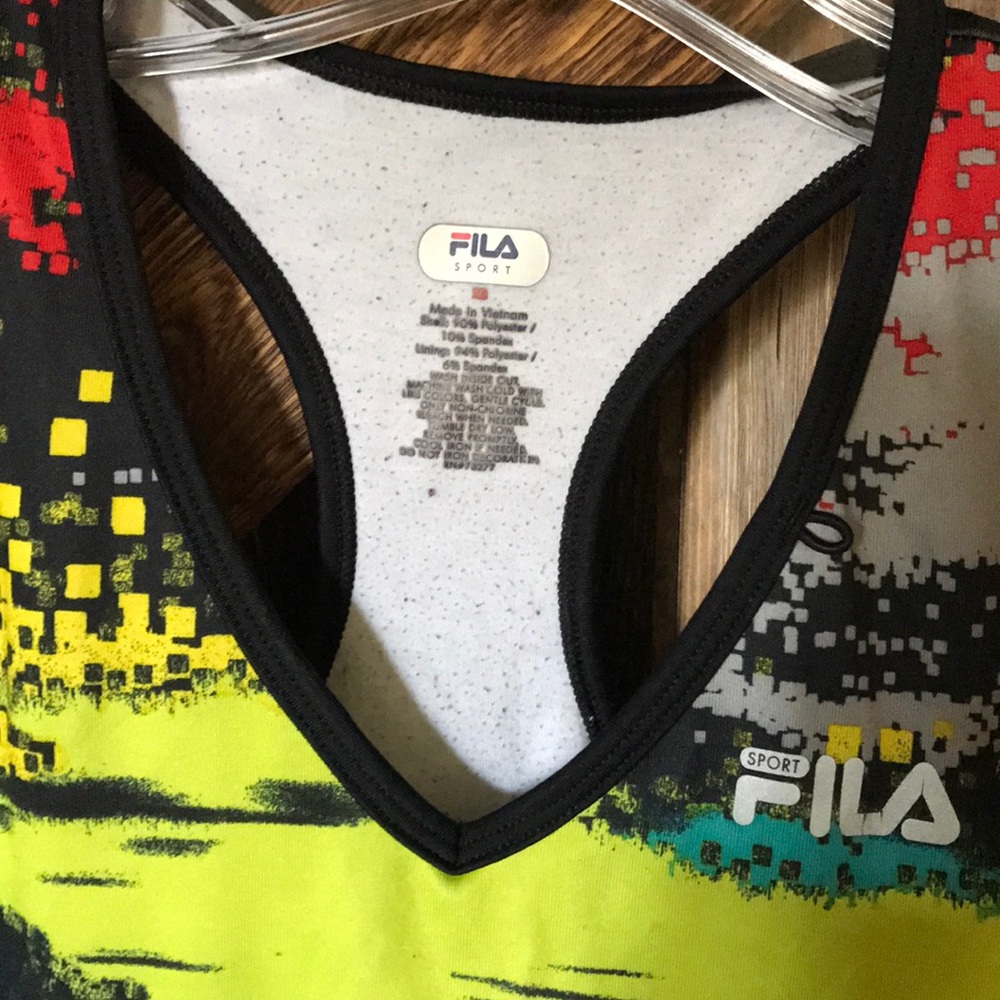 Workout top - Picture 2 of 4